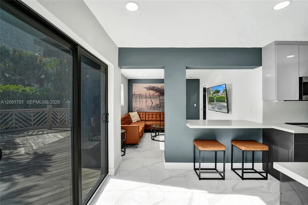436 SW 4th Ave Fort Lauderdale, FL 33315
