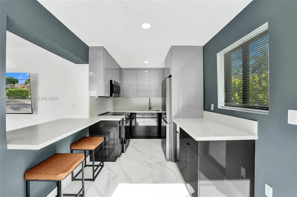 436 SW 4th Ave Fort Lauderdale, FL 33315