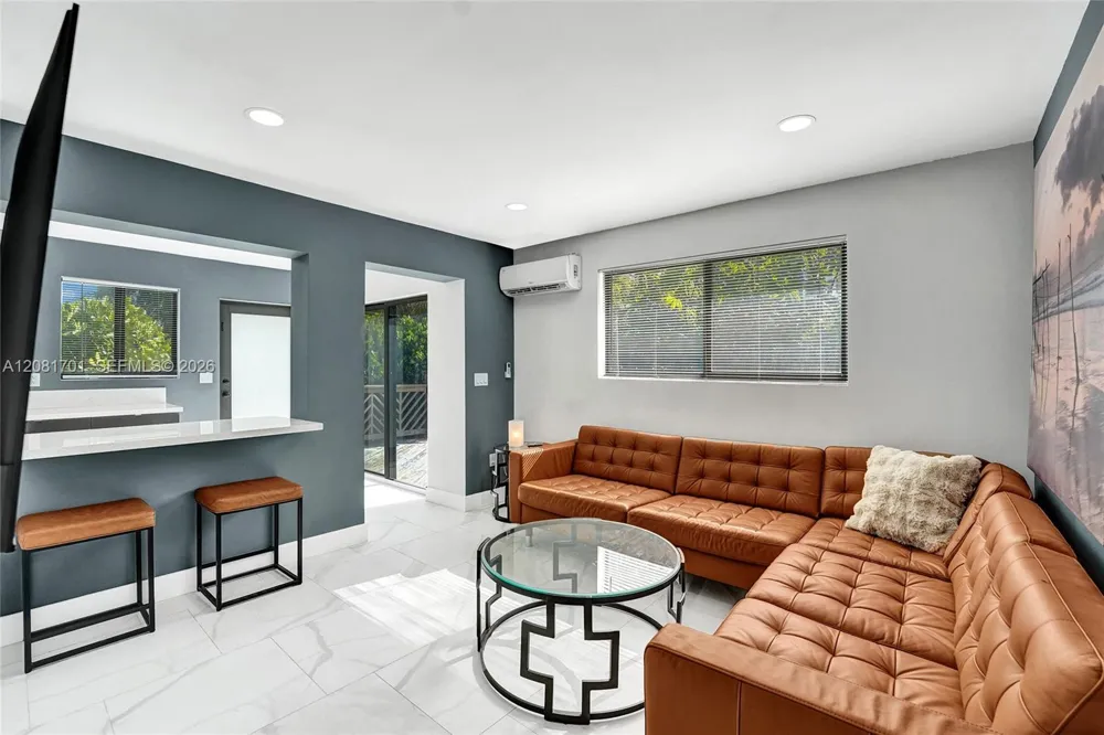 436 SW 4th Ave Fort Lauderdale, FL 33315