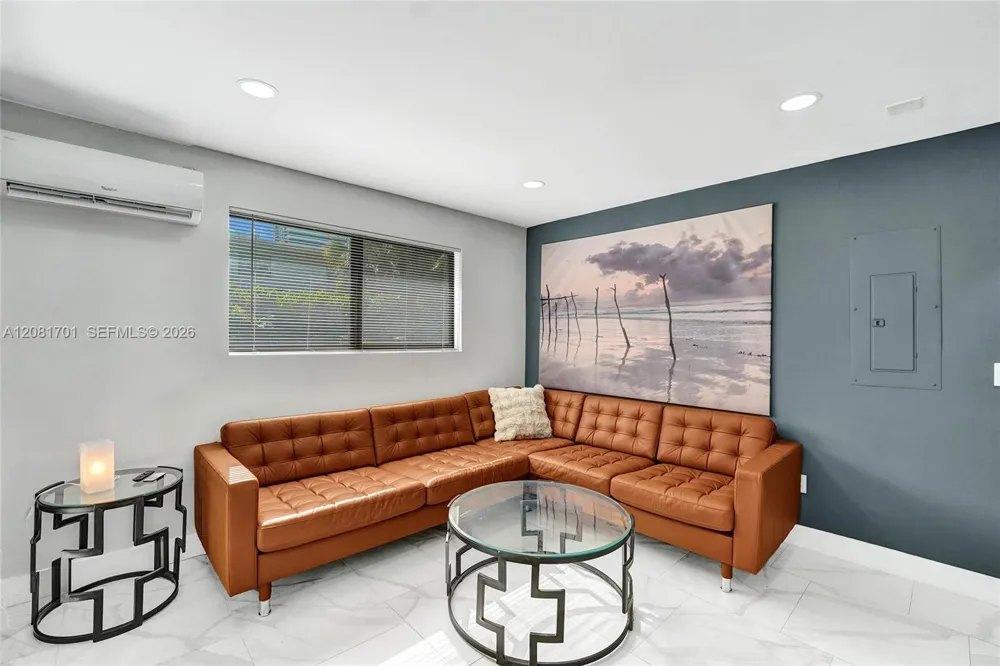 436 SW 4th Ave Fort Lauderdale, FL 33315