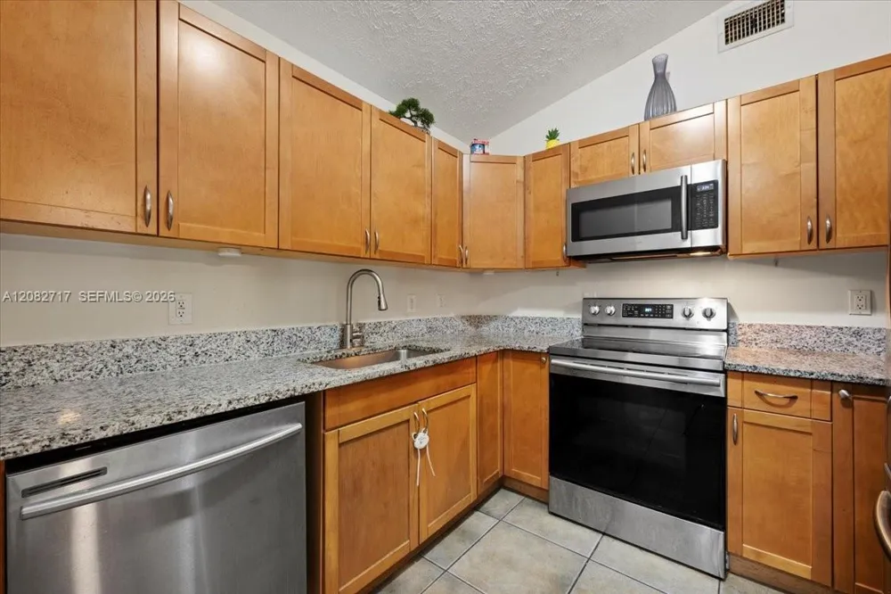 6015 Raintree Fort Pierce, FL 34982