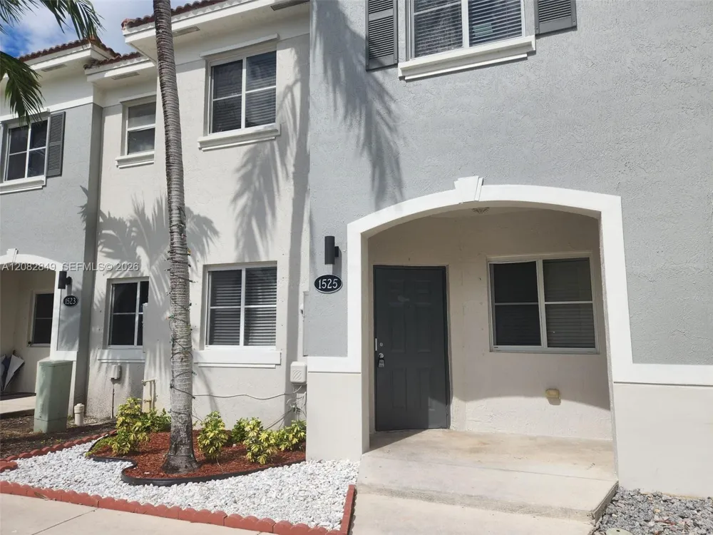 1525 SE 31st Ct #1525 Homestead, FL 33035