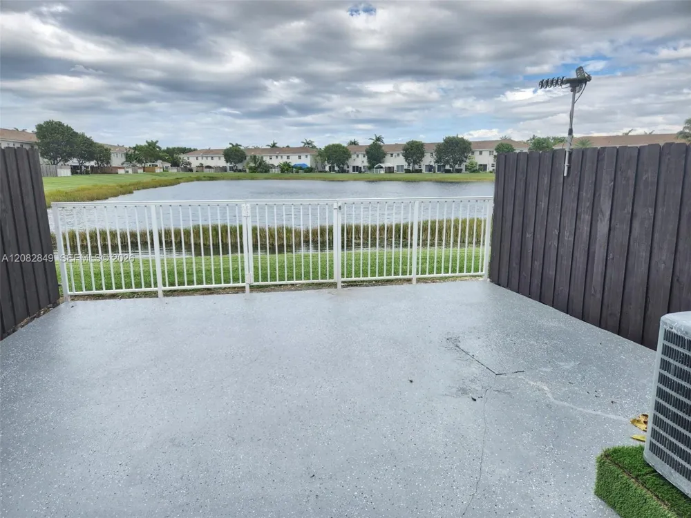 1525 SE 31st Ct #1525 Homestead, FL 33035