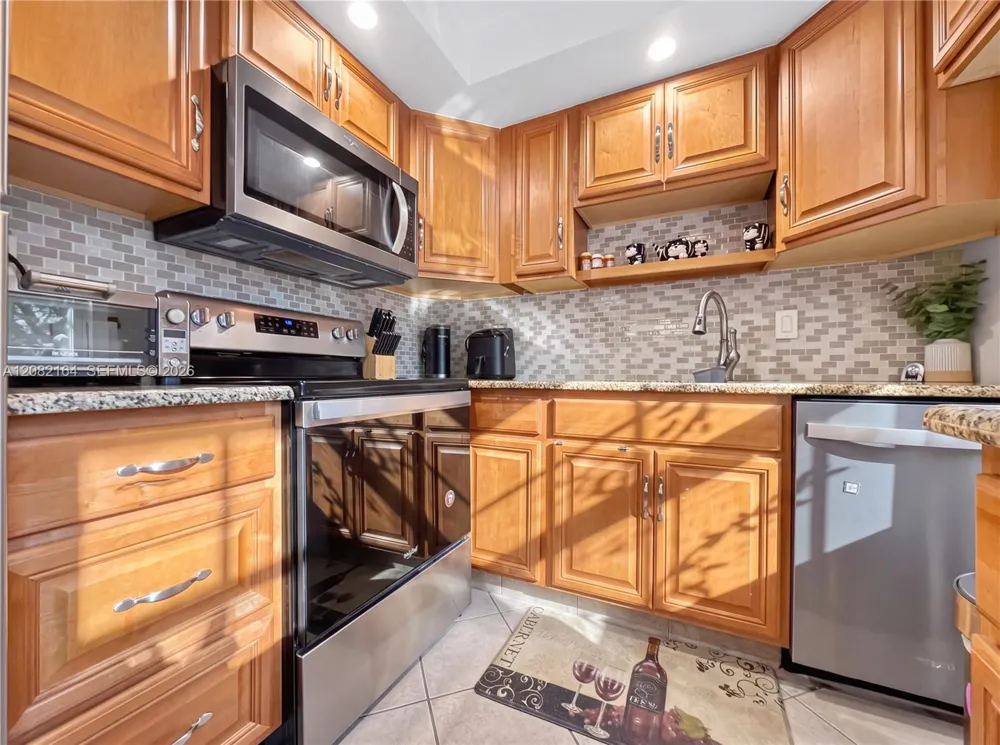 598 Flanders M #598 Delray Beach, FL 33484