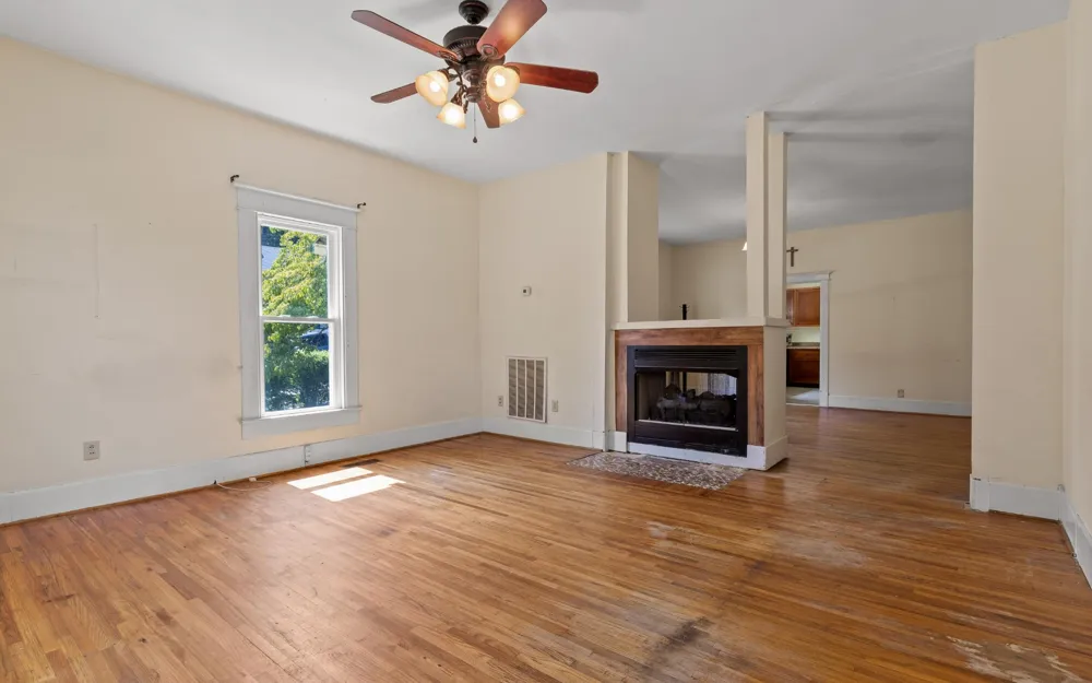 706 Holly Avenue South Pittsburg, TN 37380