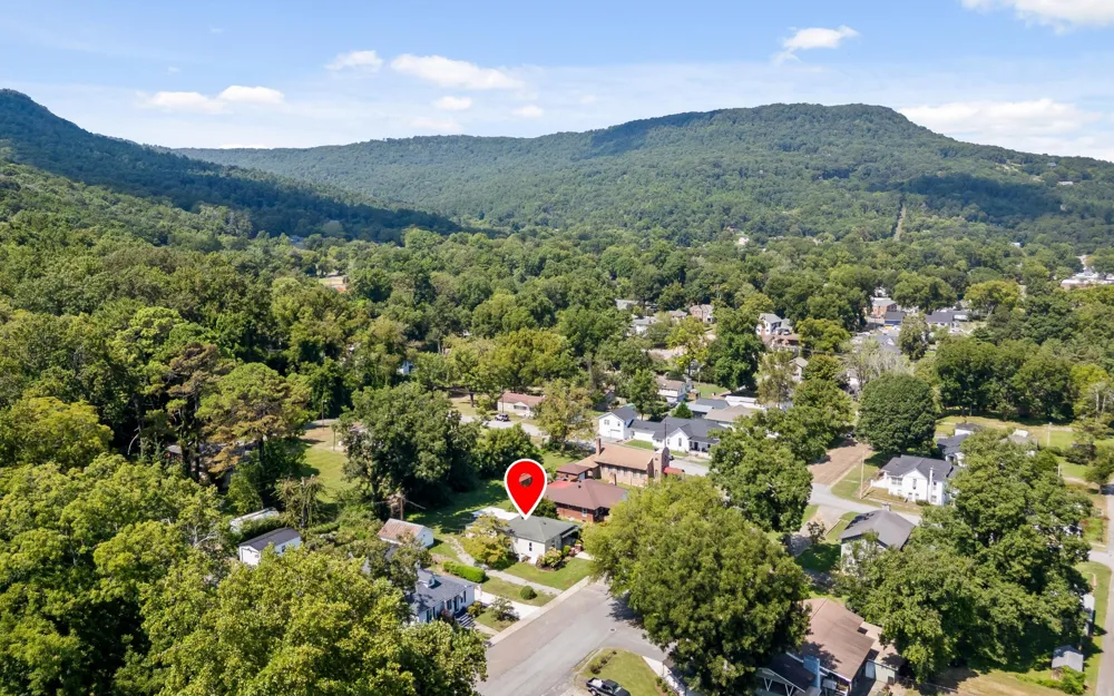 706 Holly Avenue South Pittsburg, TN 37380