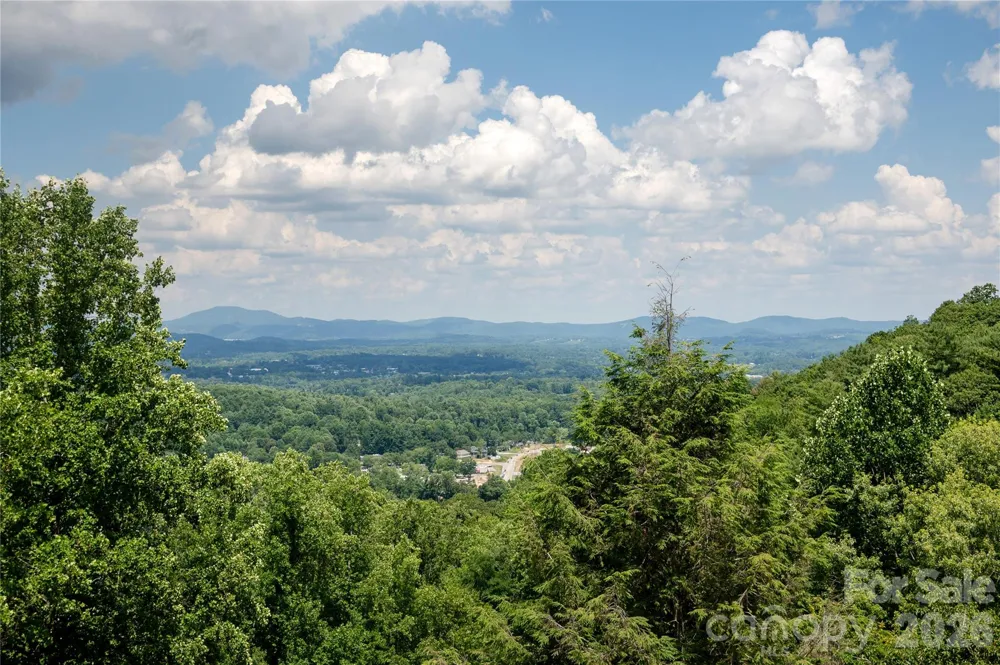 159 Country Ridge Road Hendersonville, NC 28739