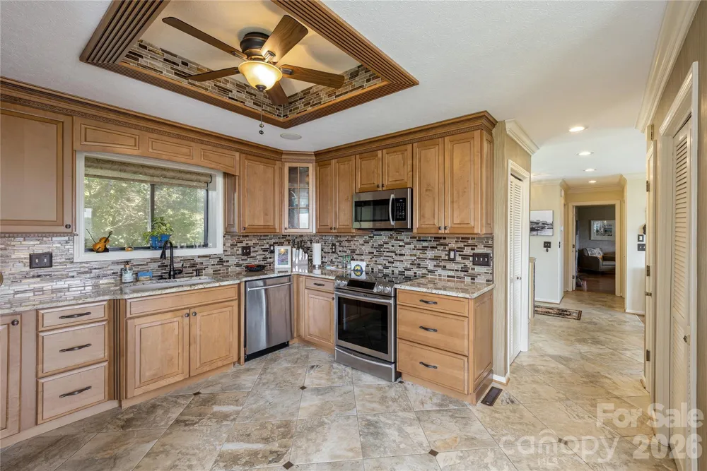 159 Country Ridge Road Hendersonville, NC 28739