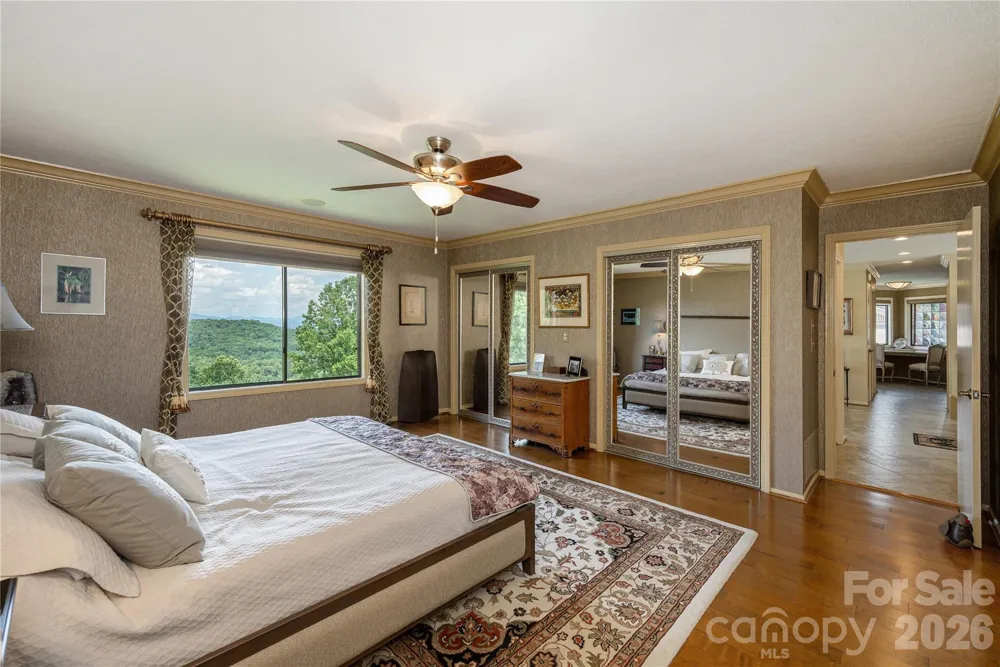 159 Country Ridge Road Hendersonville, NC 28739