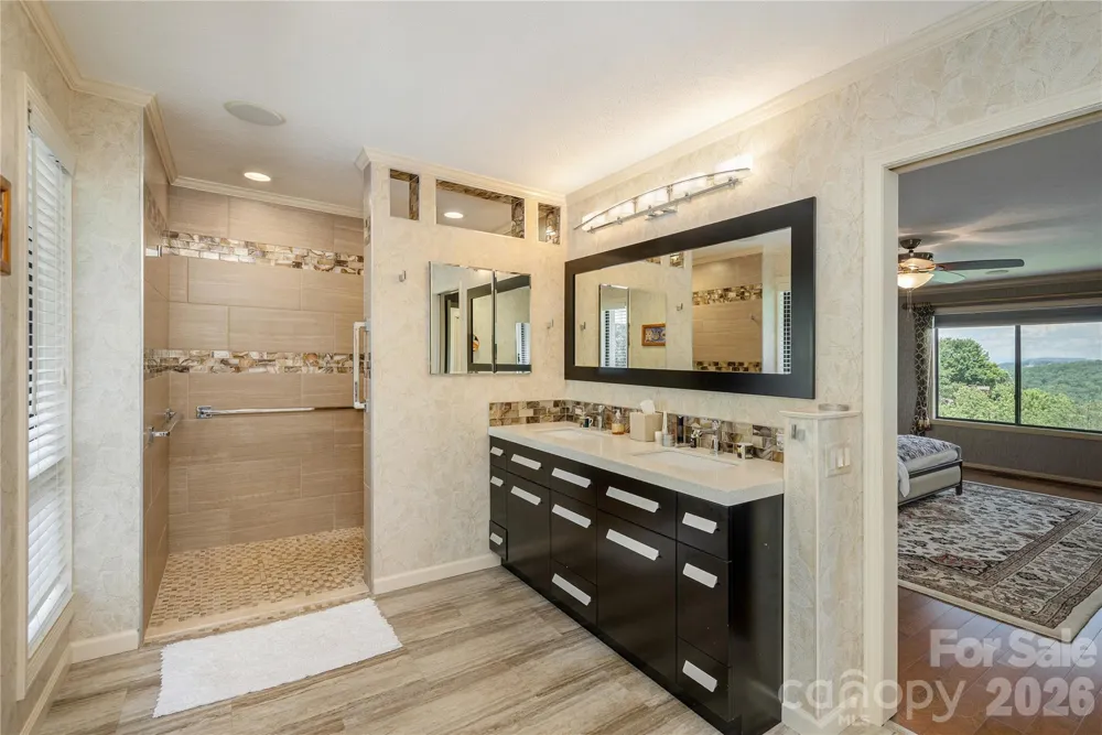 159 Country Ridge Road Hendersonville, NC 28739