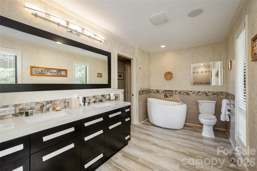 159 Country Ridge Road Hendersonville, NC 28739