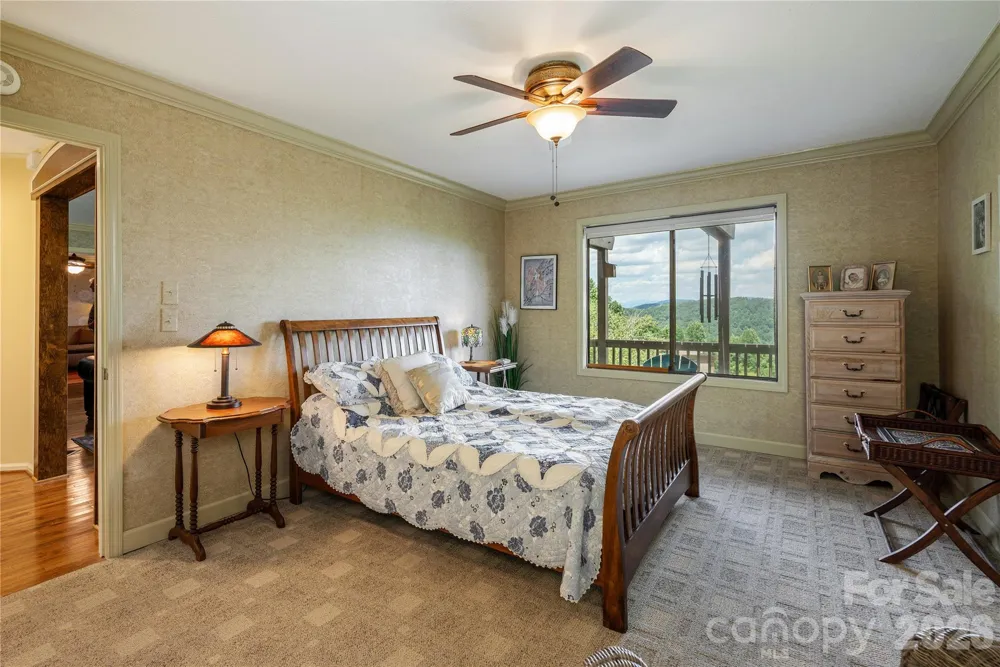 159 Country Ridge Road Hendersonville, NC 28739