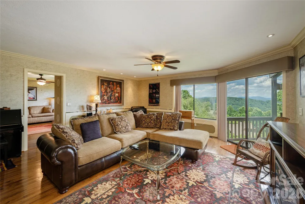 159 Country Ridge Road Hendersonville, NC 28739