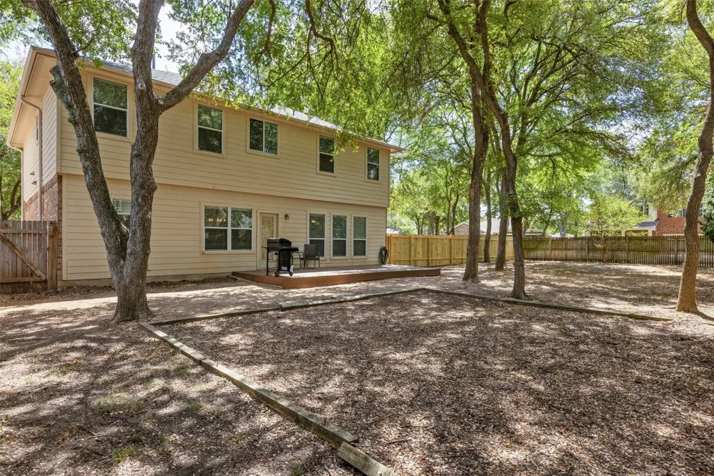 1926 Creek Crest Way Round Rock, TX 78664