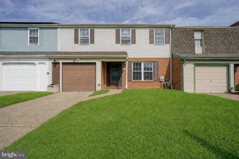 1719 WILLIAMSBURG PLACE
