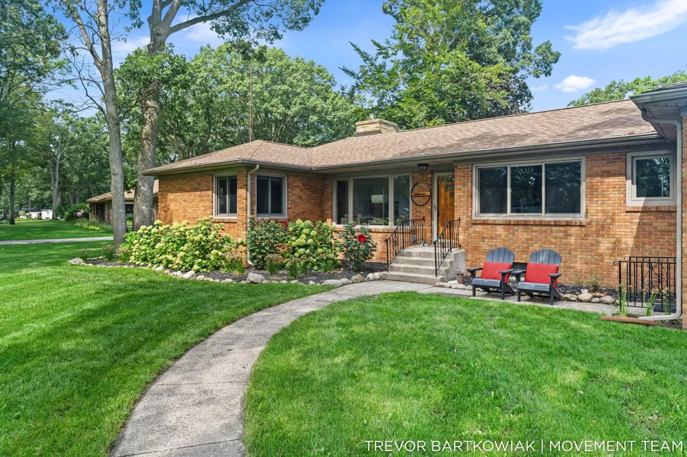 4166 Highgate Road Norton Shores, MI 49441