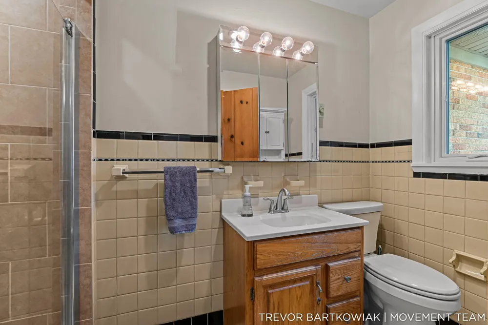 4166 Highgate Road Norton Shores, MI 49441