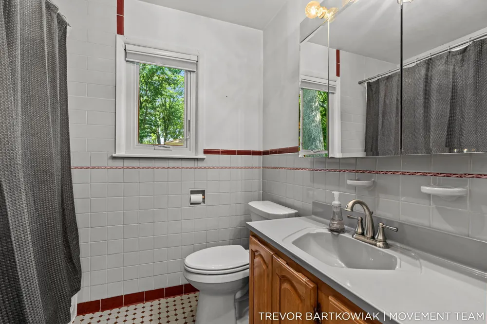 4166 Highgate Road Norton Shores, MI 49441
