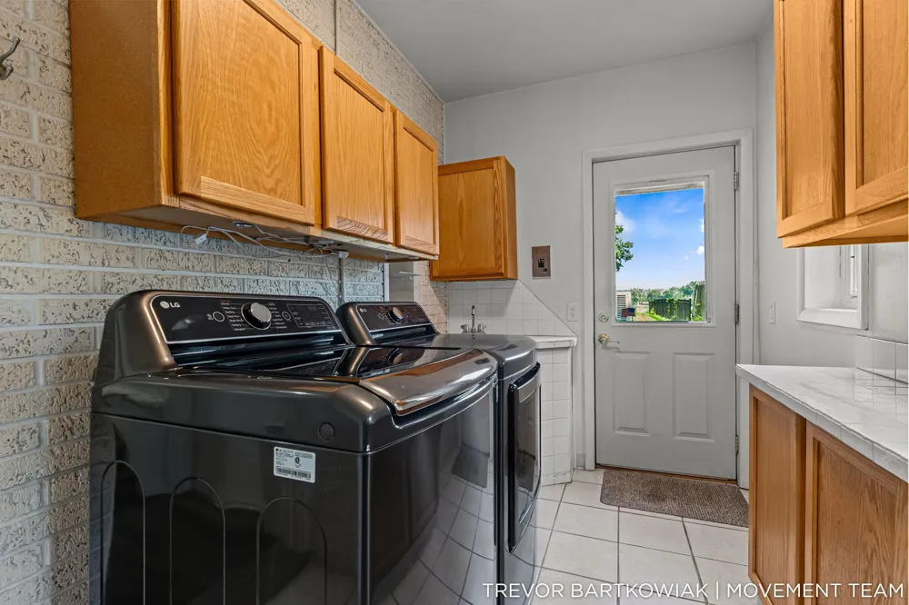 4166 Highgate Road Norton Shores, MI 49441