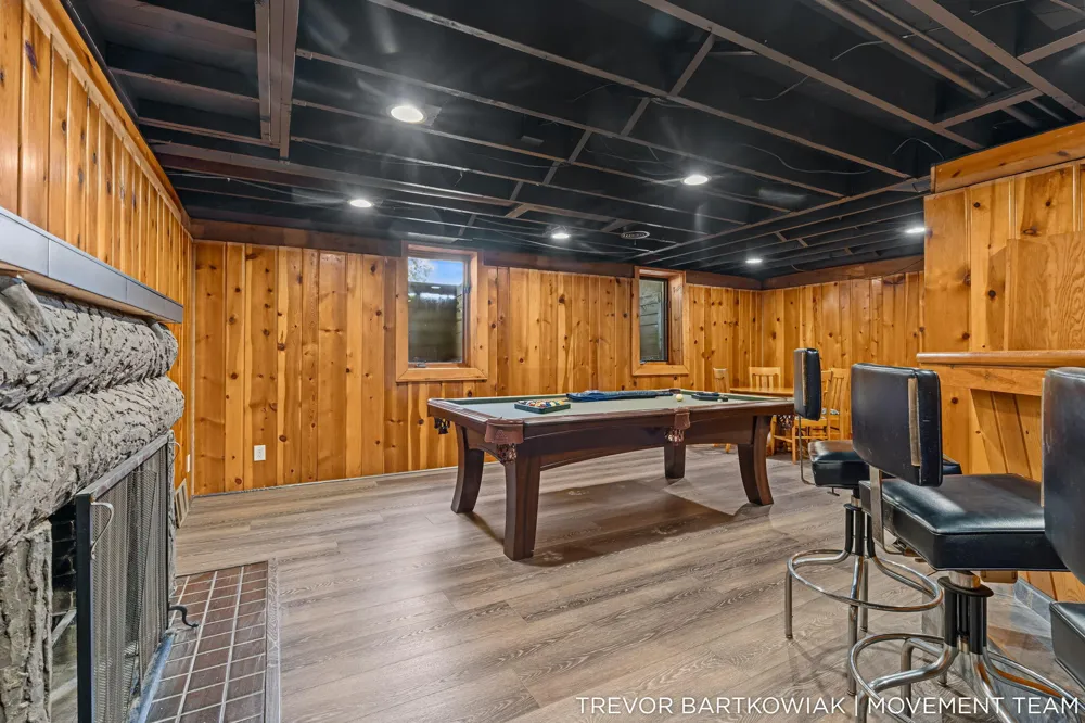4166 Highgate Road Norton Shores, MI 49441