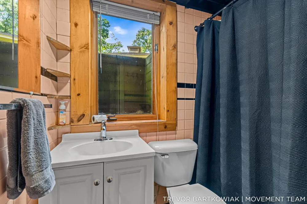 4166 Highgate Road Norton Shores, MI 49441