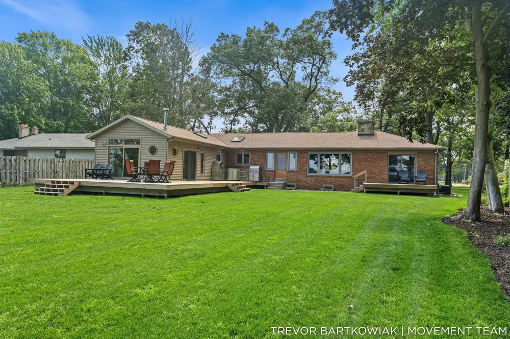 4166 Highgate Road Norton Shores, MI 49441