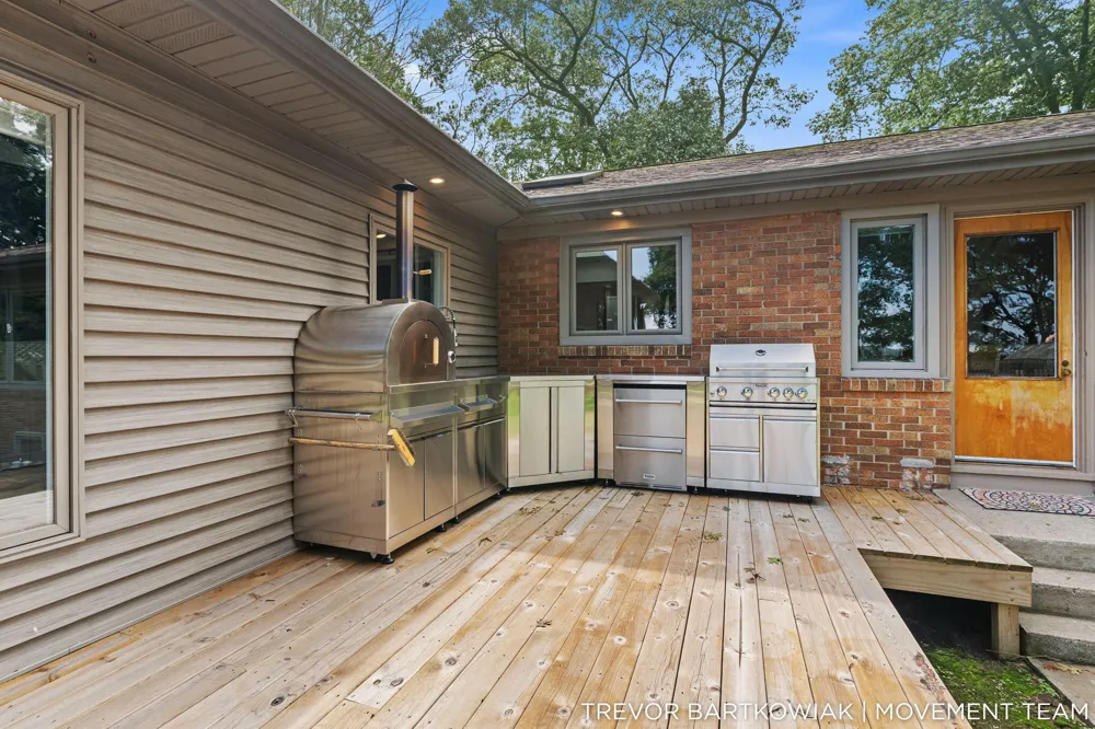 4166 Highgate Road Norton Shores, MI 49441