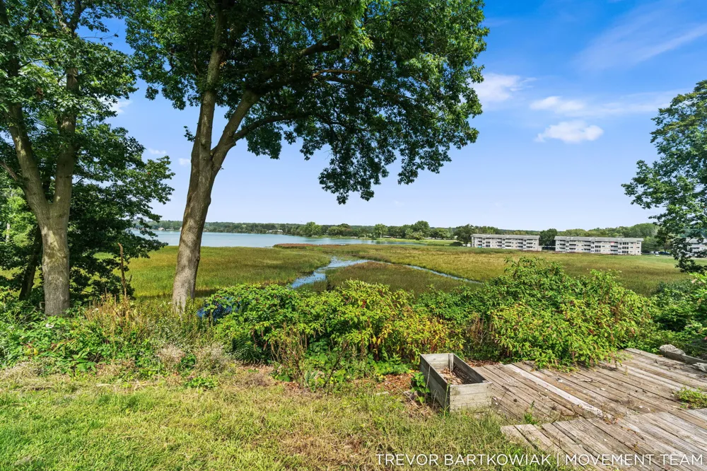 4166 Highgate Road Norton Shores, MI 49441