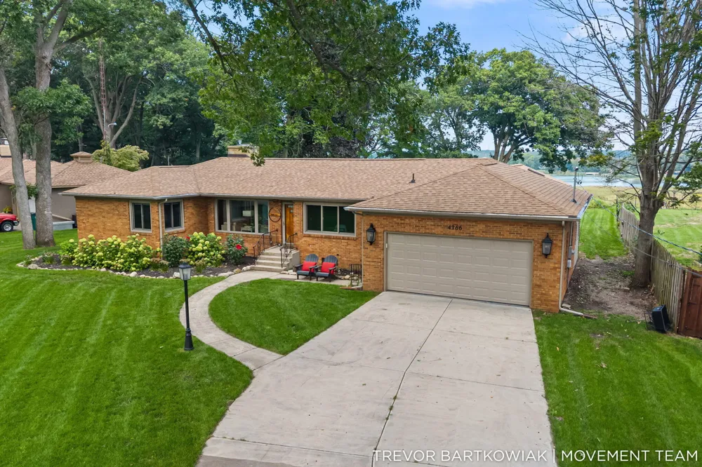 4166 Highgate Road Norton Shores, MI 49441