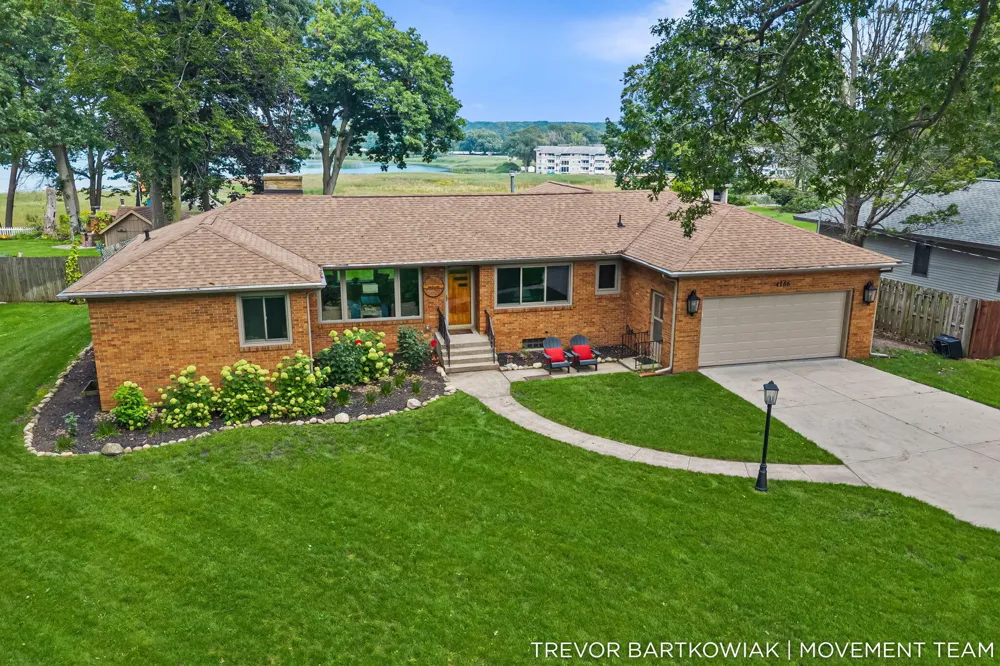 4166 Highgate Road Norton Shores, MI 49441