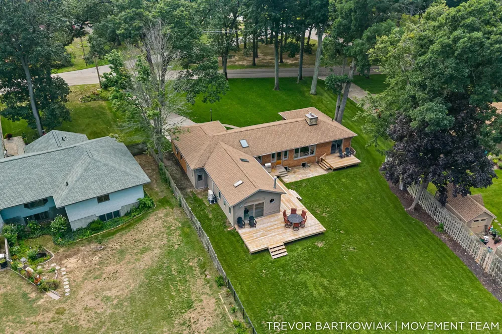 4166 Highgate Road Norton Shores, MI 49441