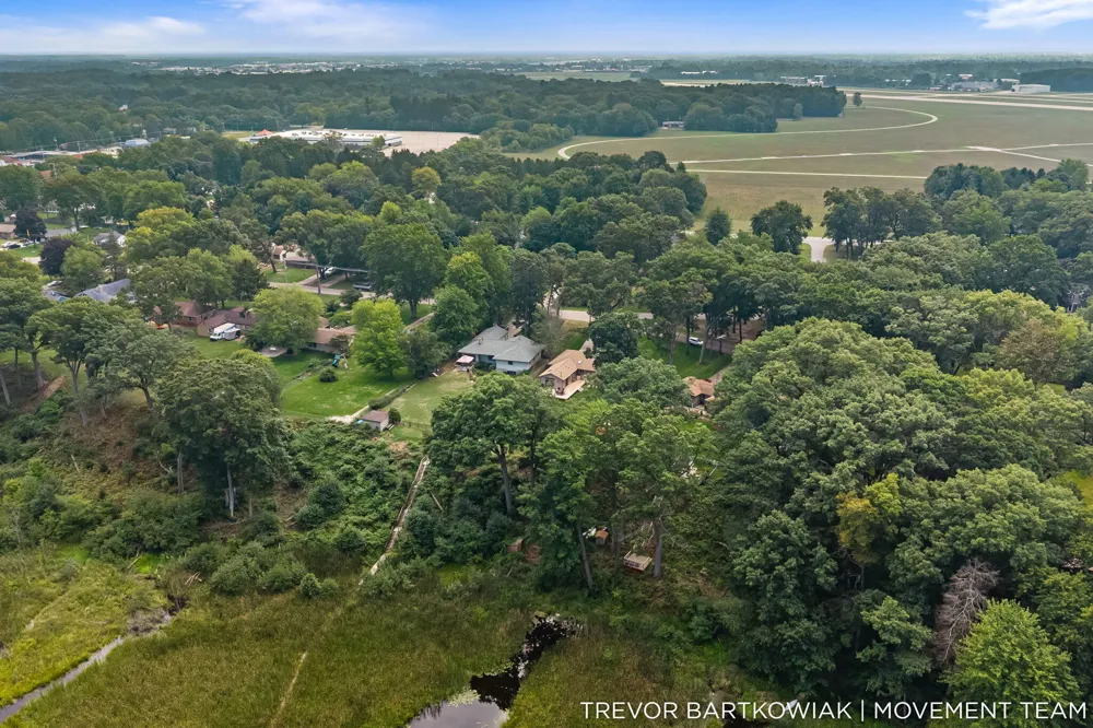 4166 Highgate Road Norton Shores, MI 49441