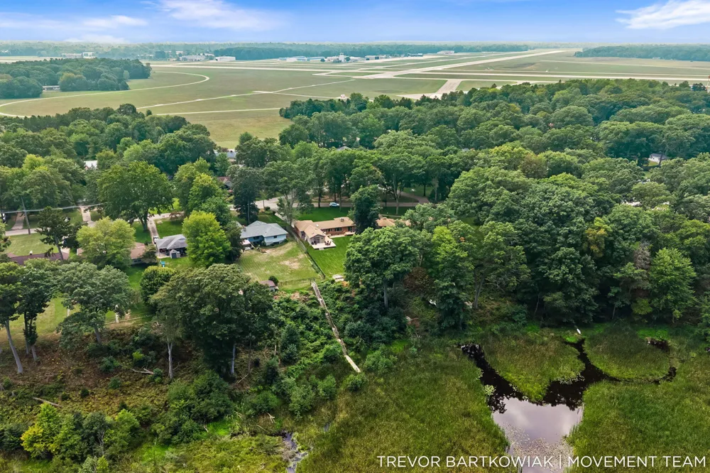 4166 Highgate Road Norton Shores, MI 49441