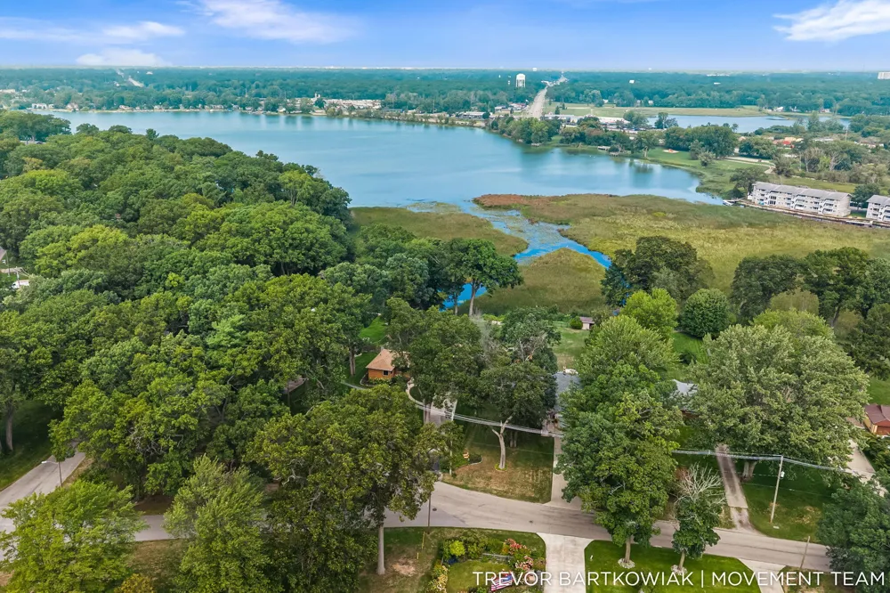 4166 Highgate Road Norton Shores, MI 49441