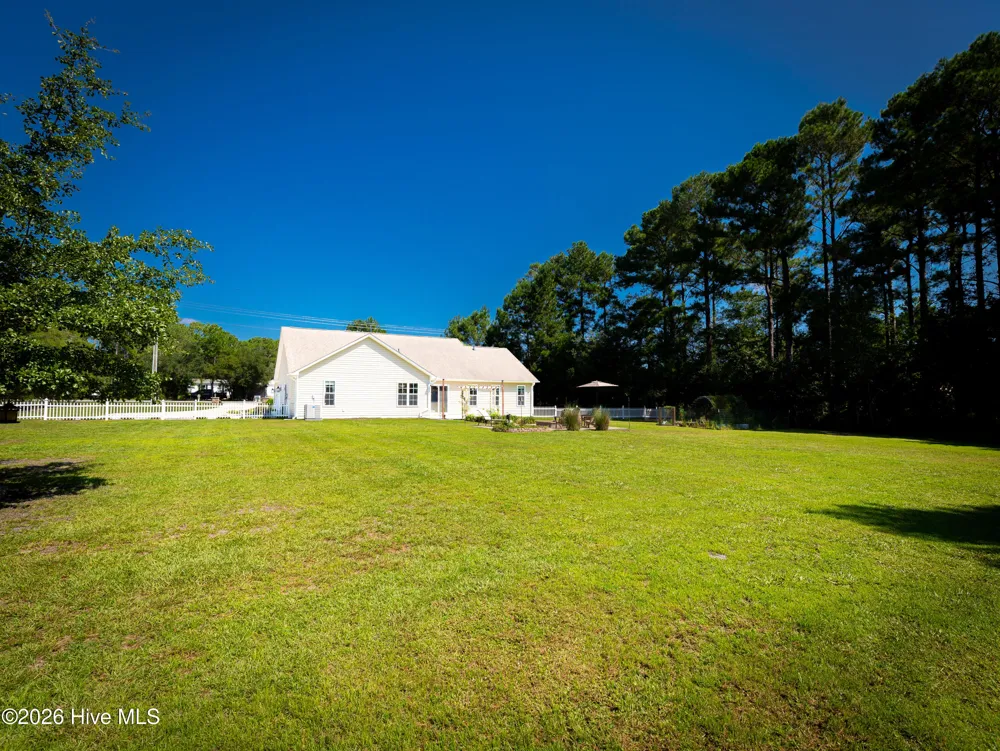 206 Old Folkstone Road Holly Ridge, NC 28445