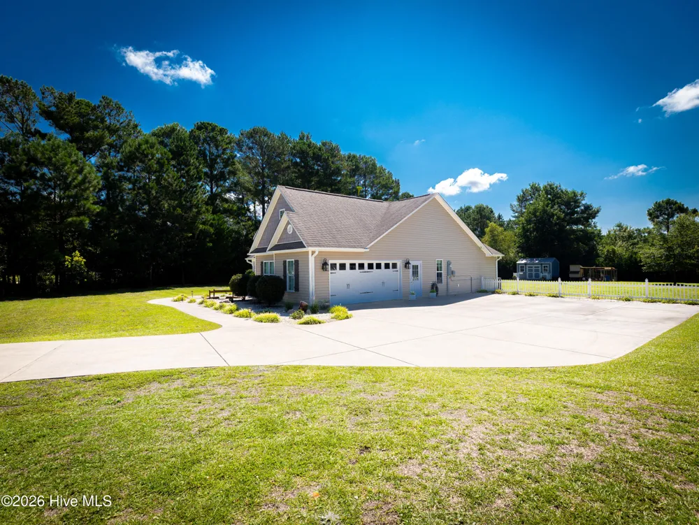 206 Old Folkstone Road Holly Ridge, NC 28445