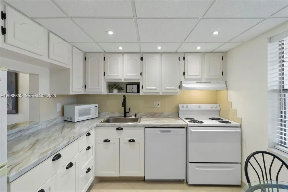 3 Abbey Ln #101 Delray Beach, FL 33446