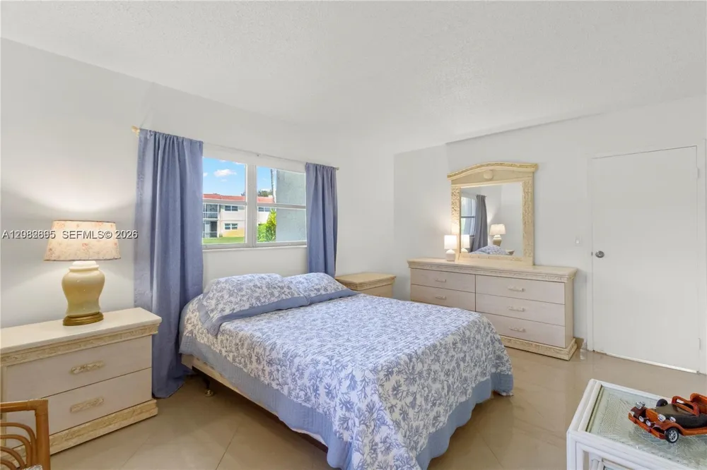 3 Abbey Ln #101 Delray Beach, FL 33446
