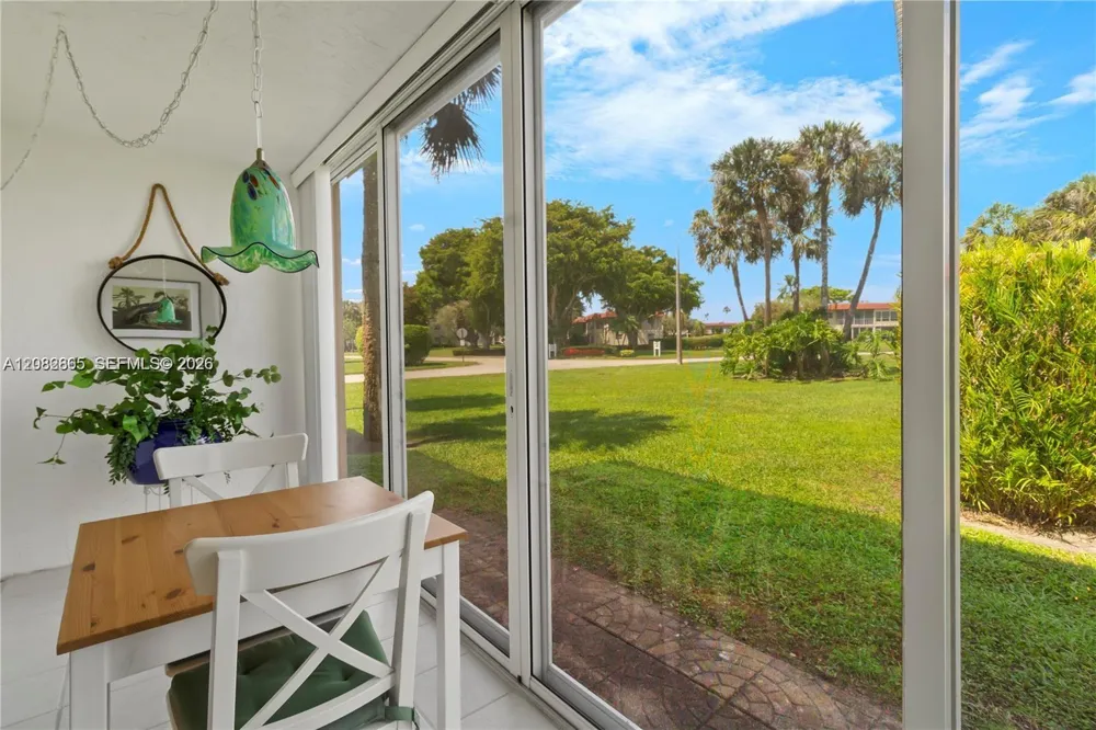 3 Abbey Ln #101 Delray Beach, FL 33446