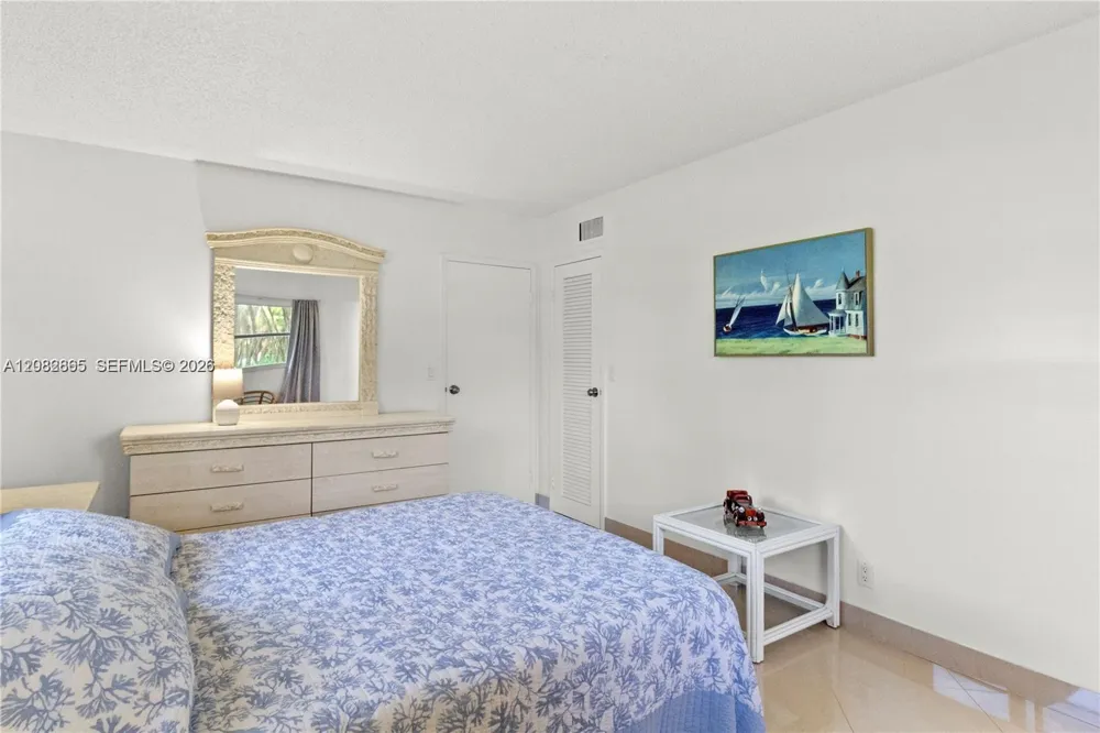 3 Abbey Ln #101 Delray Beach, FL 33446