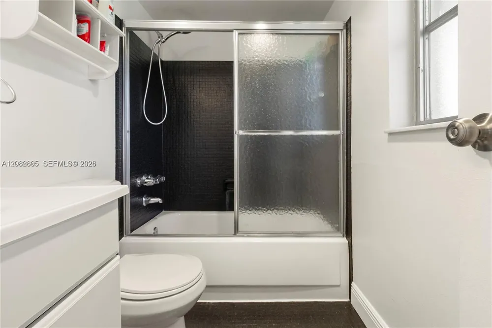 3 Abbey Ln #101 Delray Beach, FL 33446