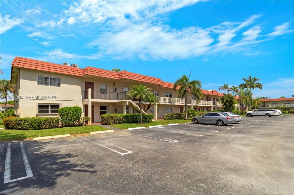 3 Abbey Ln #101 Delray Beach, FL 33446