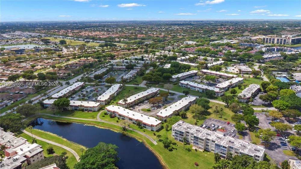 3 Abbey Ln #101 Delray Beach, FL 33446