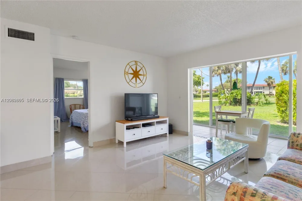 3 Abbey Ln #101 Delray Beach, FL 33446