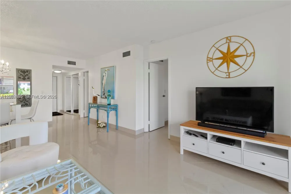 3 Abbey Ln #101 Delray Beach, FL 33446