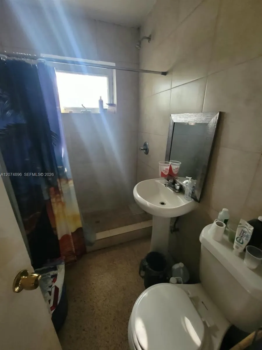 1120 NE 111th St Miami, FL 33161