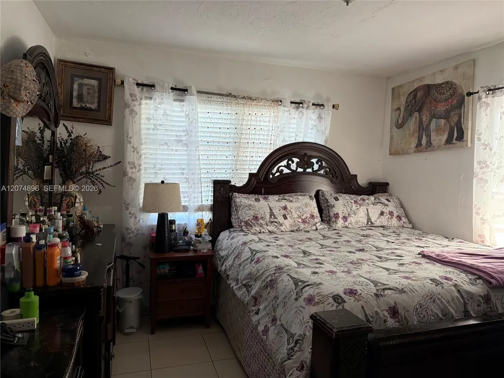 1120 NE 111th St Miami, FL 33161