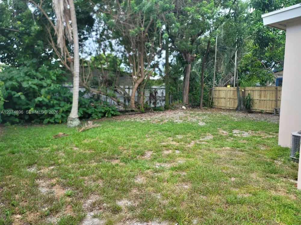 1120 NE 111th St Miami, FL 33161