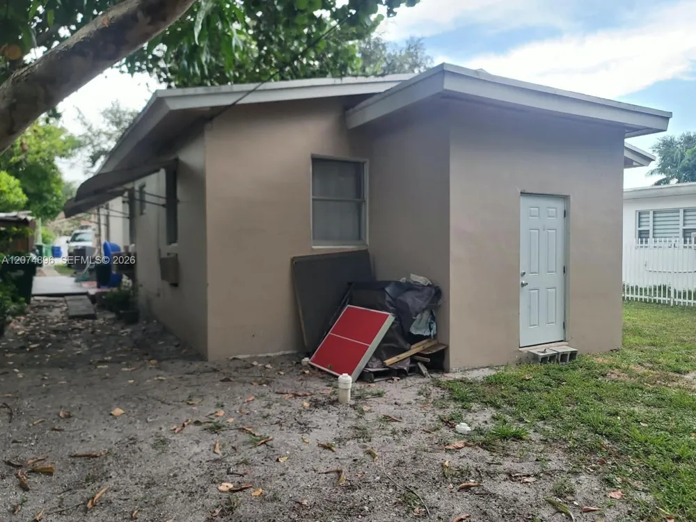 1120 NE 111th St Miami, FL 33161