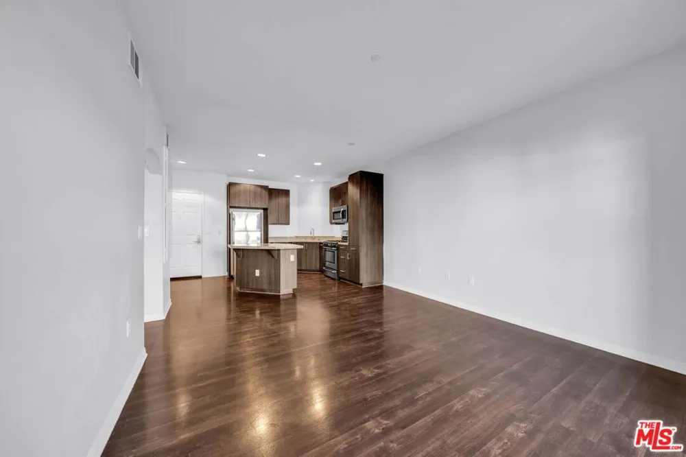 1408 W WASHINGTON BOULEVARD #204 Los Angeles, CA 90007